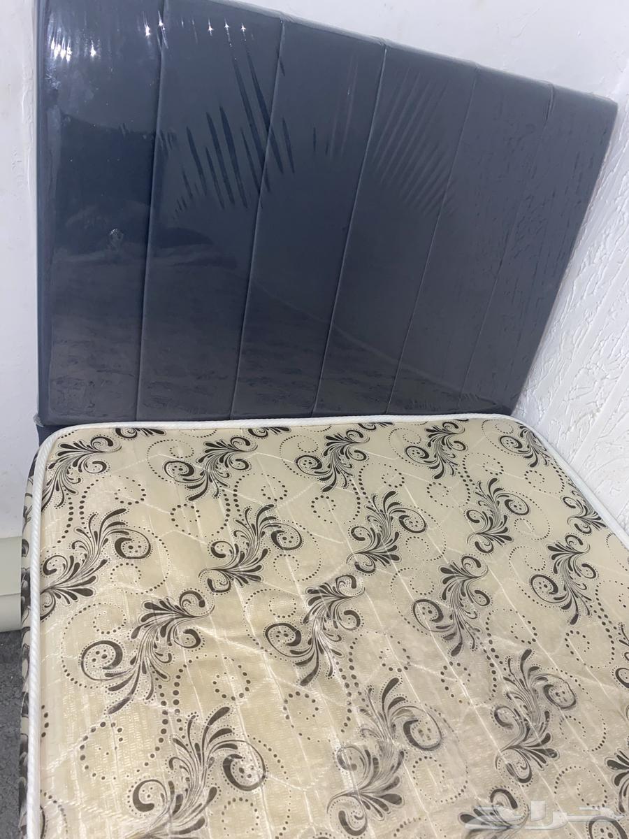 سرير جديد للبيع مع مرتبته   نفر64233634729347110
