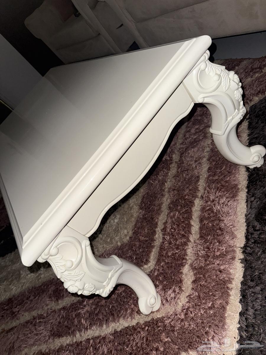 طاوله للبيع64233635046786111