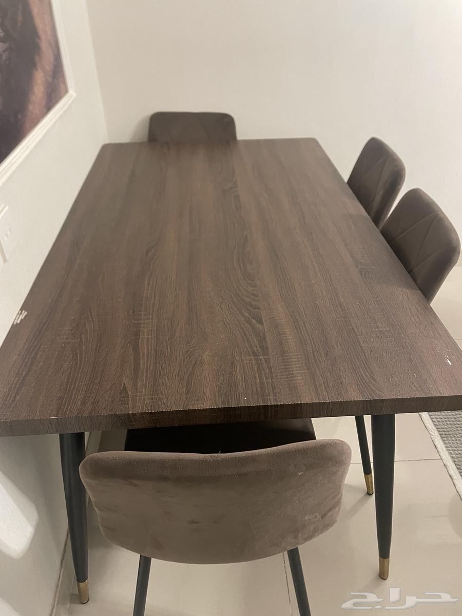 Table with 6 chairs64247934114818110