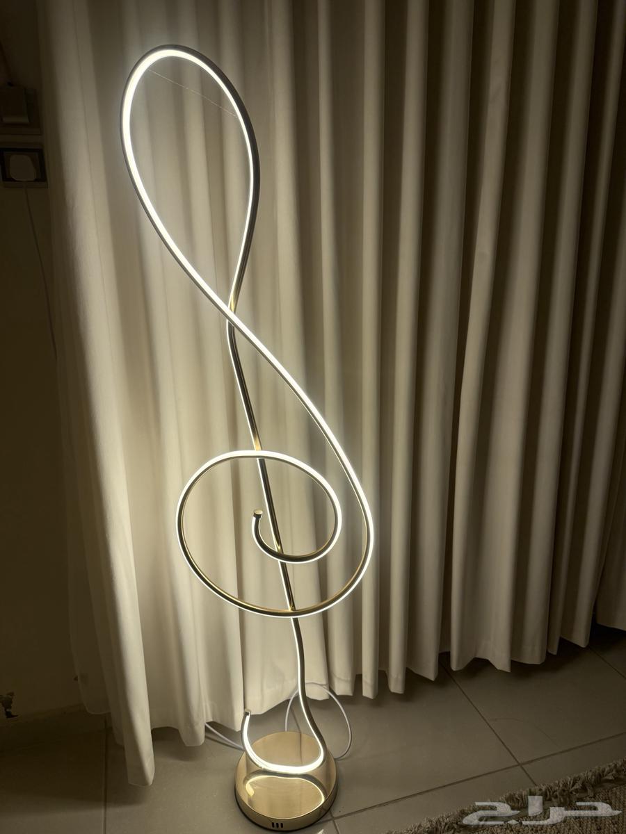 Light in the shape of a musical note64410652707331111