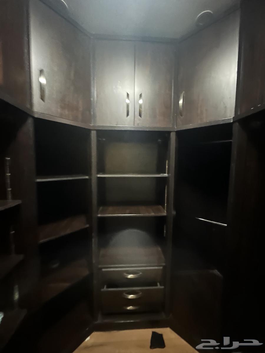 بيع دولاب (Walk-in Closet) فاخر64252480331393111