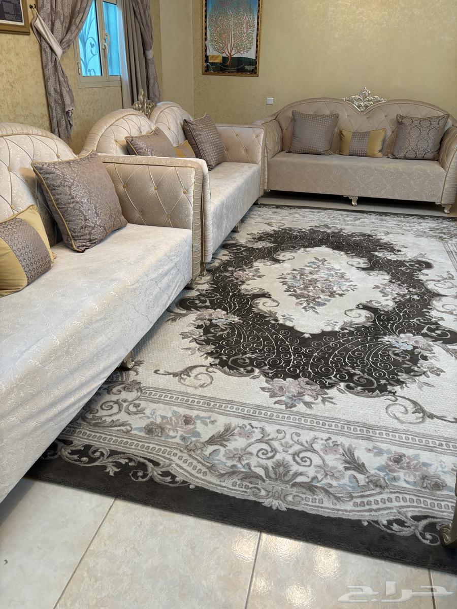 Two almost new sofa sets64248895131651111