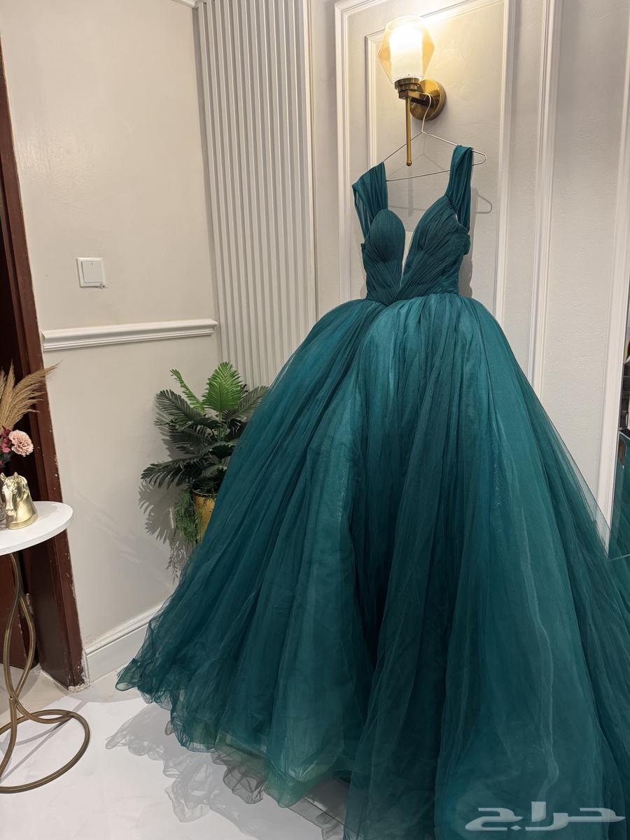 فستان للبيع من بوتيك هويدا ب 500 ريال فقط64235478906497111