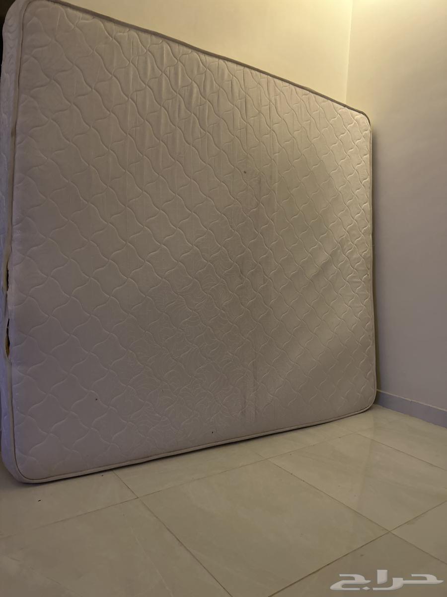 بيع مرتبه شبه جديده مقاس 200 في 18064255970970115110