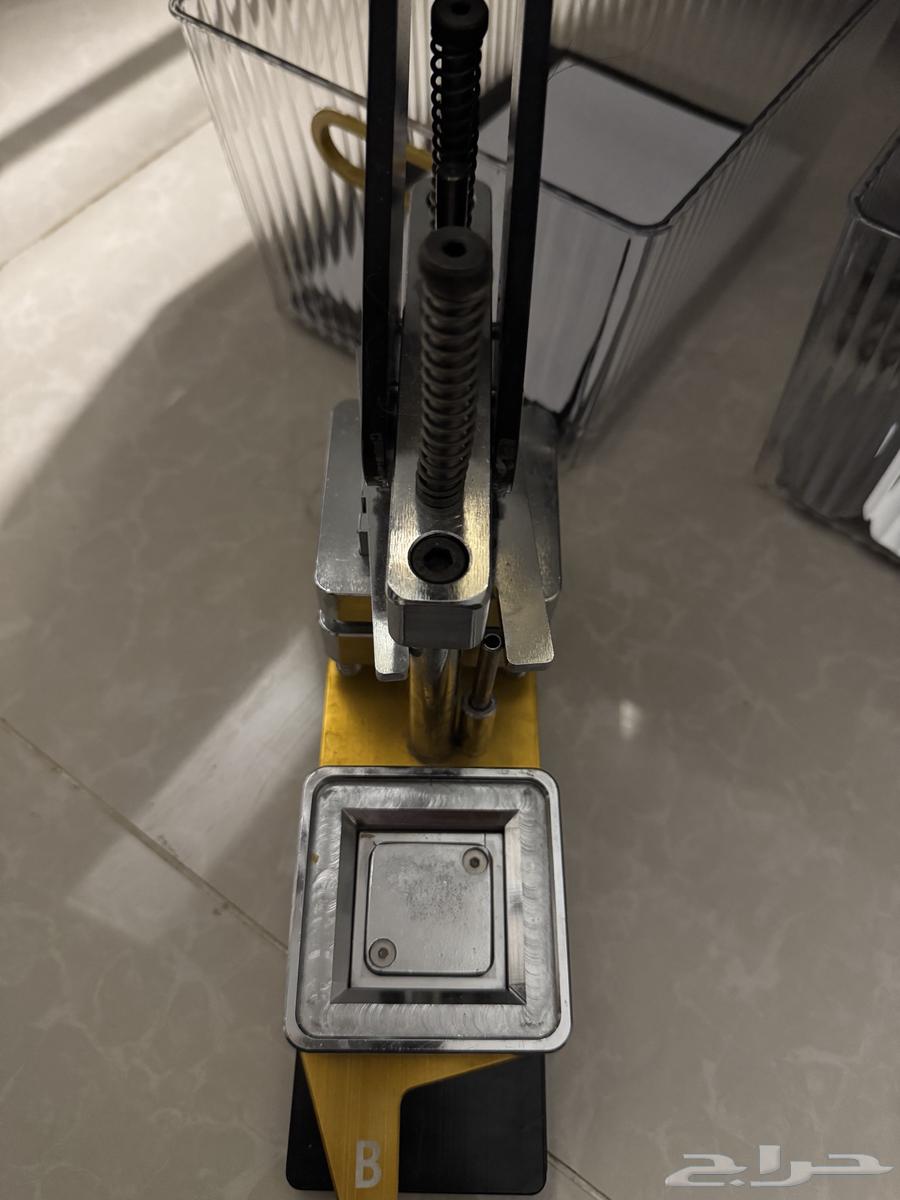 الة لصنع صور مغناطيسية64245640253185110