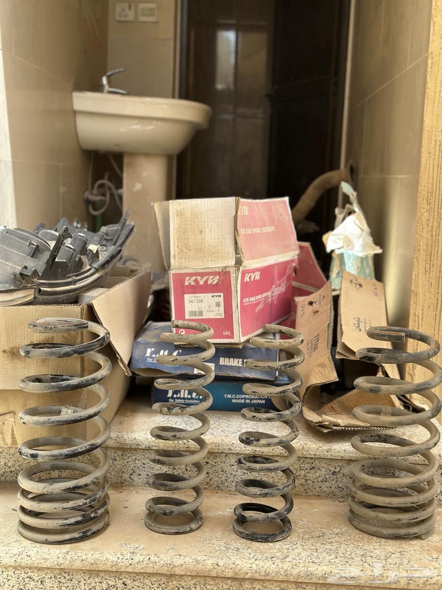 للبيع قطع غيار جيب لاند 2011 سعودي 6 سلندر64412668509315111