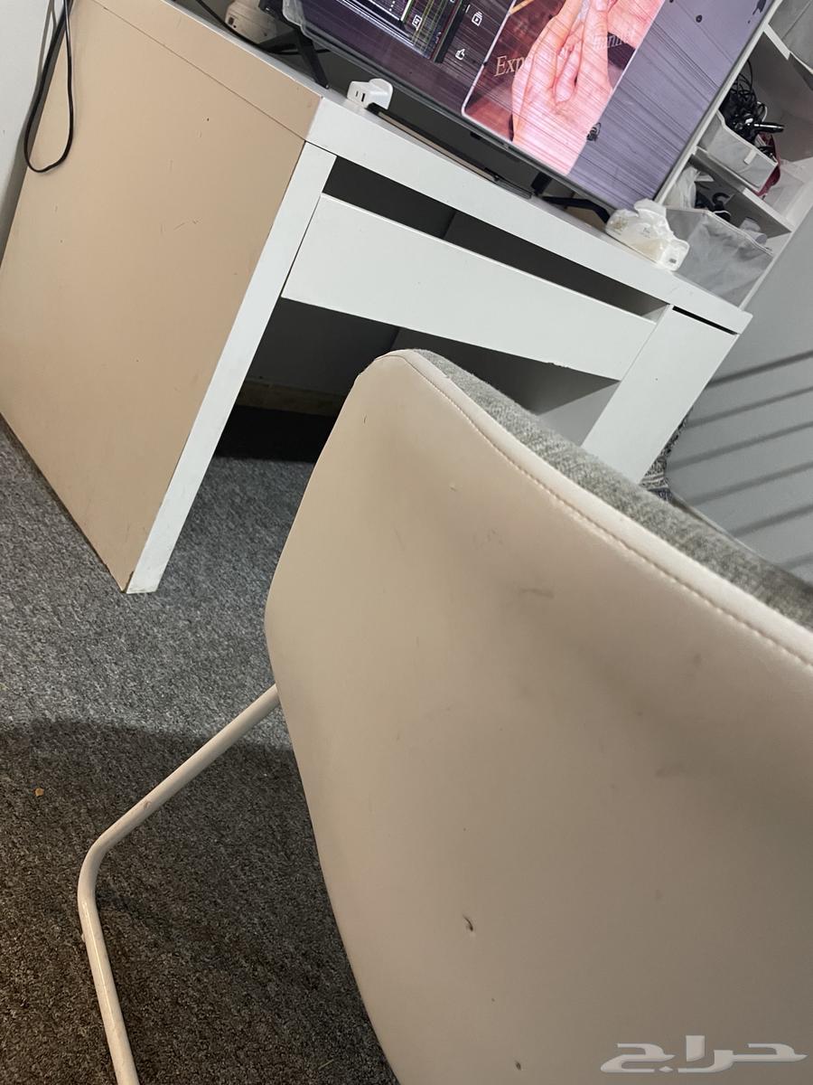 مكتب شبه جديد وطاولات جديده64252799614979111