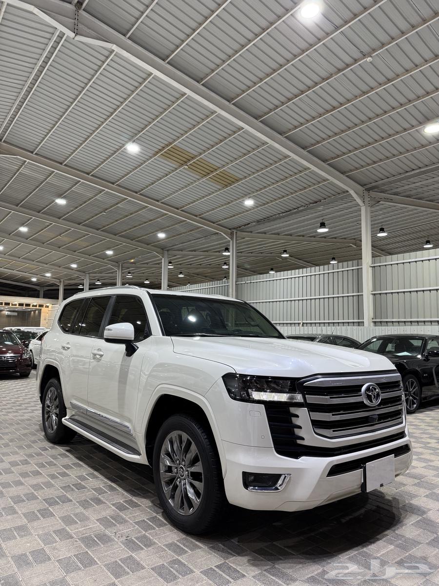 للبيع تويوتا لاندكروزر GXR L4موديل 2023 ( اصفار )64418336089217110