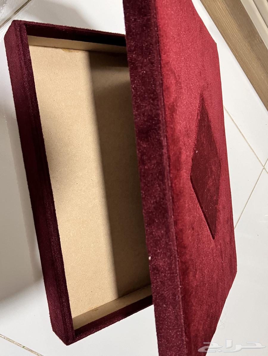 Medium-sized clean box used only for hours64419144946177110