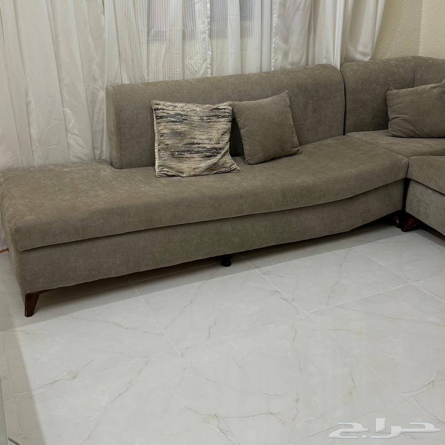 Furniture for urgent sale64141928442625111