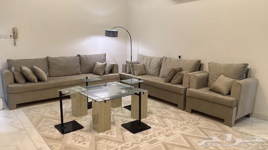 كنب صاله نظيف جديد مع الطاوله64233776932225110