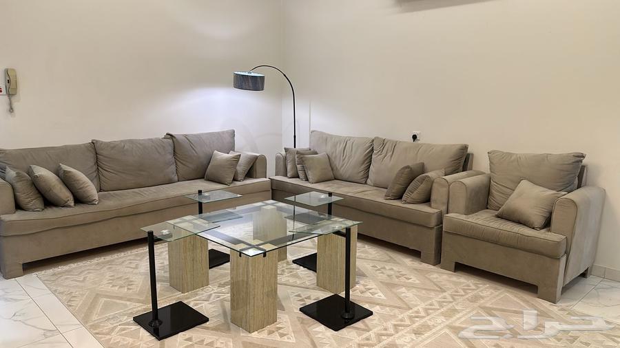 كنب صاله نظيف جديد مع الطاوله64233776932225111