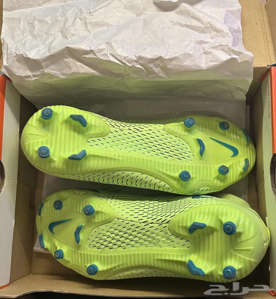 حذاء كرة قدم من NIKE اصلي64233634953219112