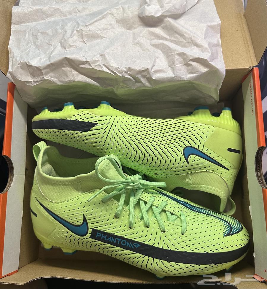 حذاء كرة قدم من NIKE اصلي64233634953219110