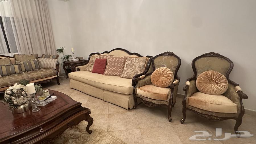 طقم كنب كلاسيك خشب قوي للبيع64253438746497110