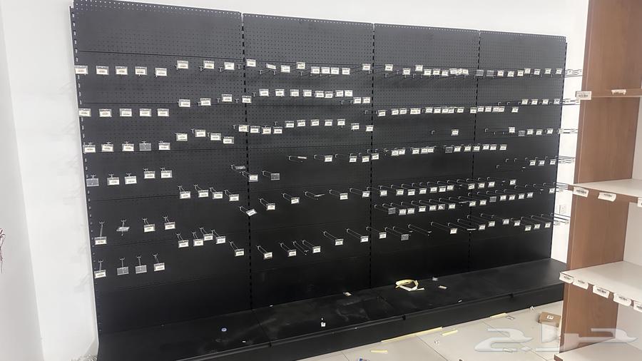 Metal mesh display stand with a large number of hooks64240068518531110