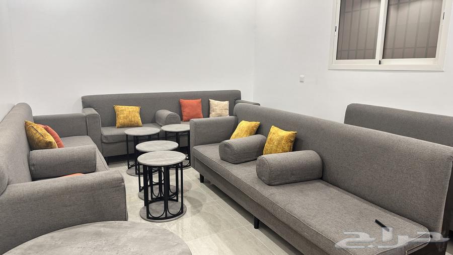 كنب وطاوله64250426815618110