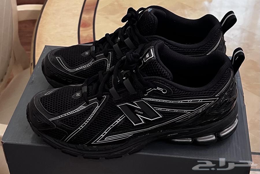 جزمة نيو بالانس شبه جديده وأصلية64244446844290112