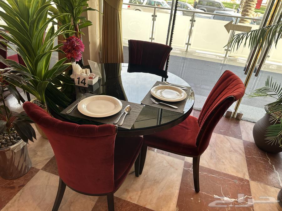 للبيع طاولات مطعم مع كراسي64245809346563111