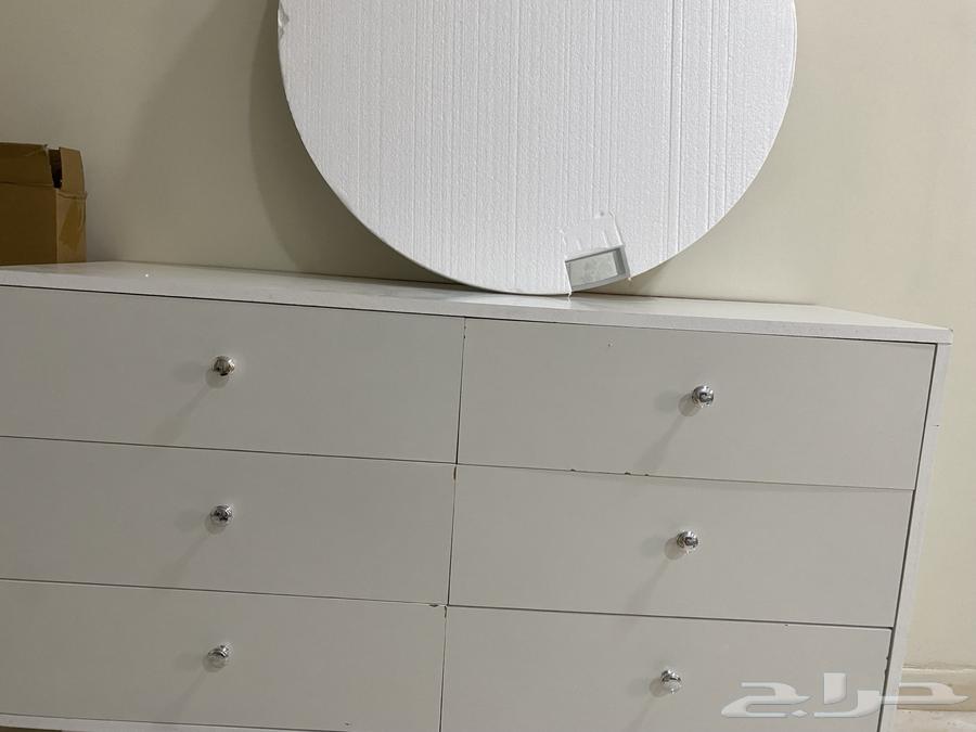 Hello, I have a hairdryer and a mirror unused for sale64245969321858112