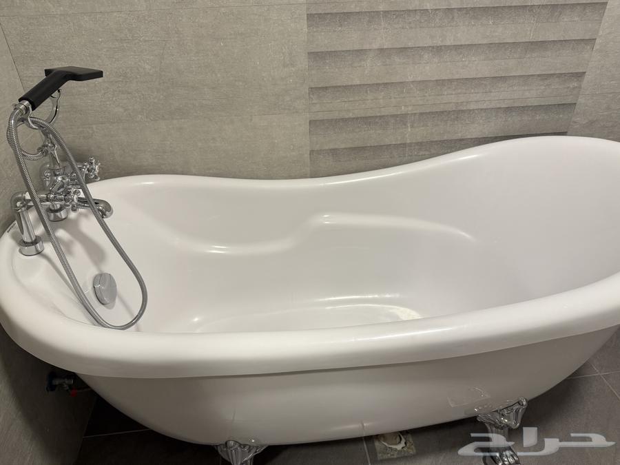 بانيو فرعوني أبيض نظيف جدا64245313355266110