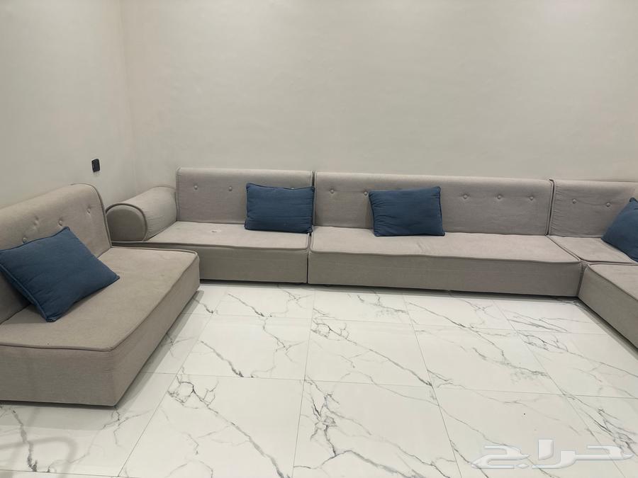 كنب متصل جميل ونظيف على السوم64250587337091111