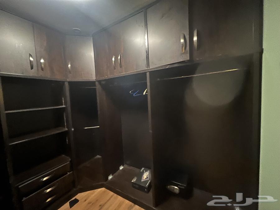 بيع دولاب (Walk-in Closet) فاخر64252480331393110