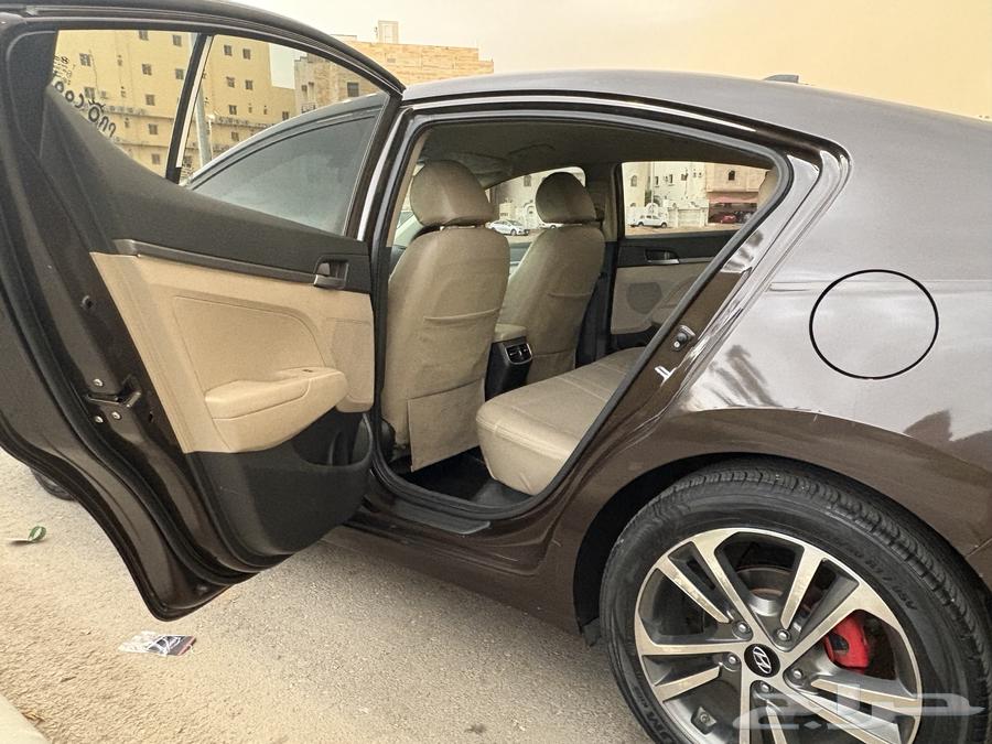 Elantra 2018 Standard64418133463554112