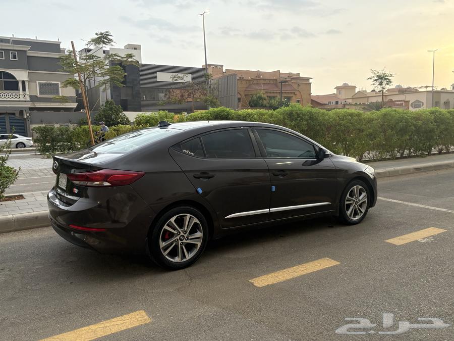 Elantra 2018 Standard64418133463554110