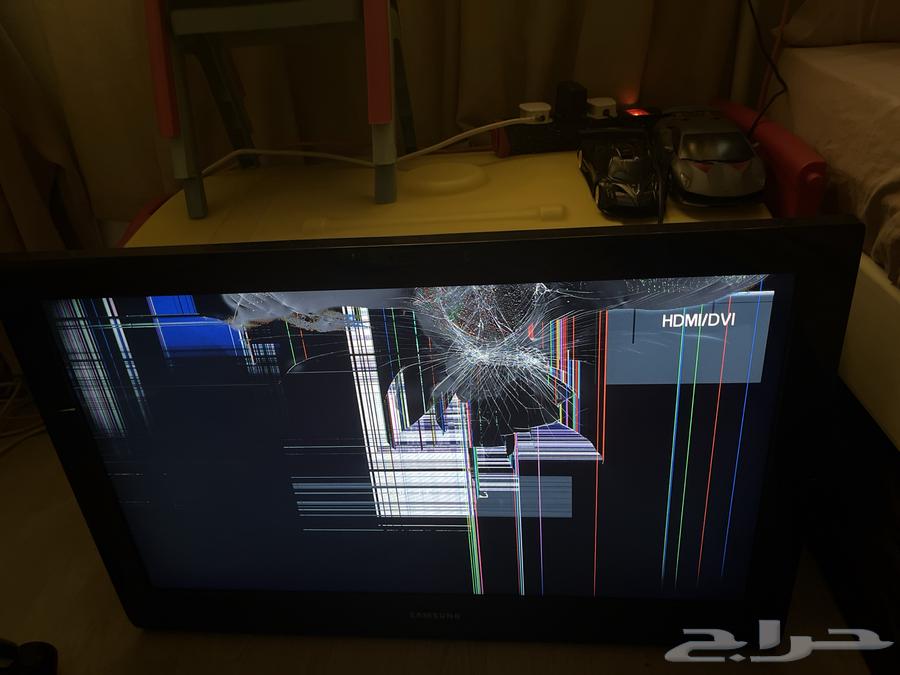 Broken screen for 2064411982388225110