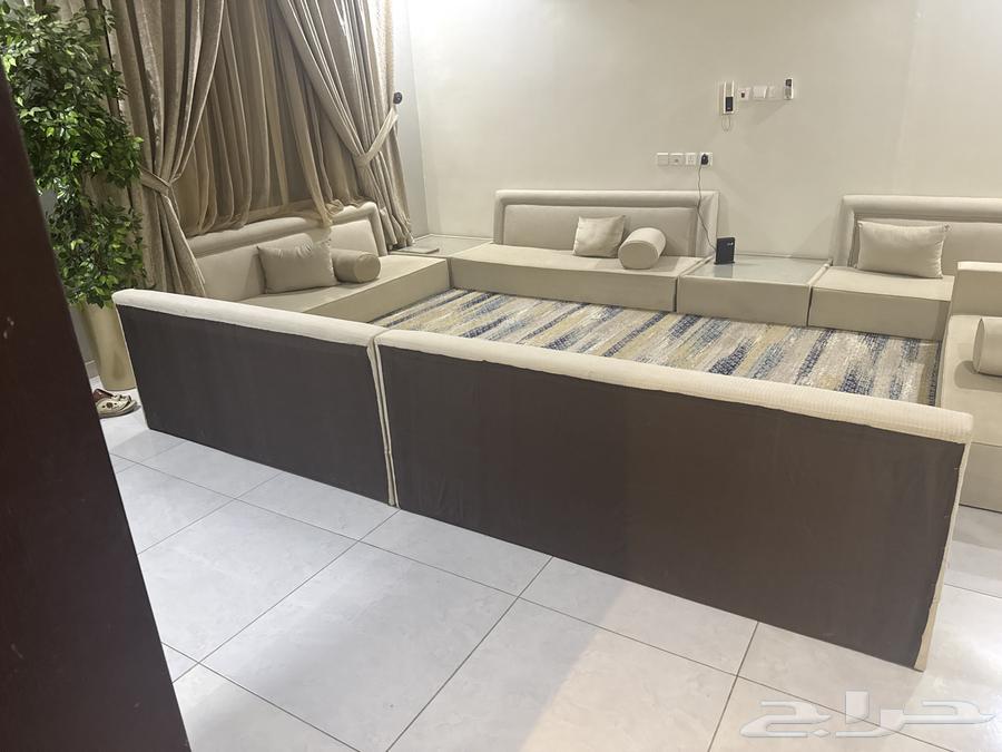 قطعتين كنب نظيفة لون بيج64233982742531111