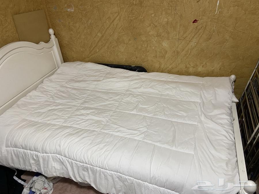 سرير مع المرتبه 400 سبب البيع مسافرين64254244530691111