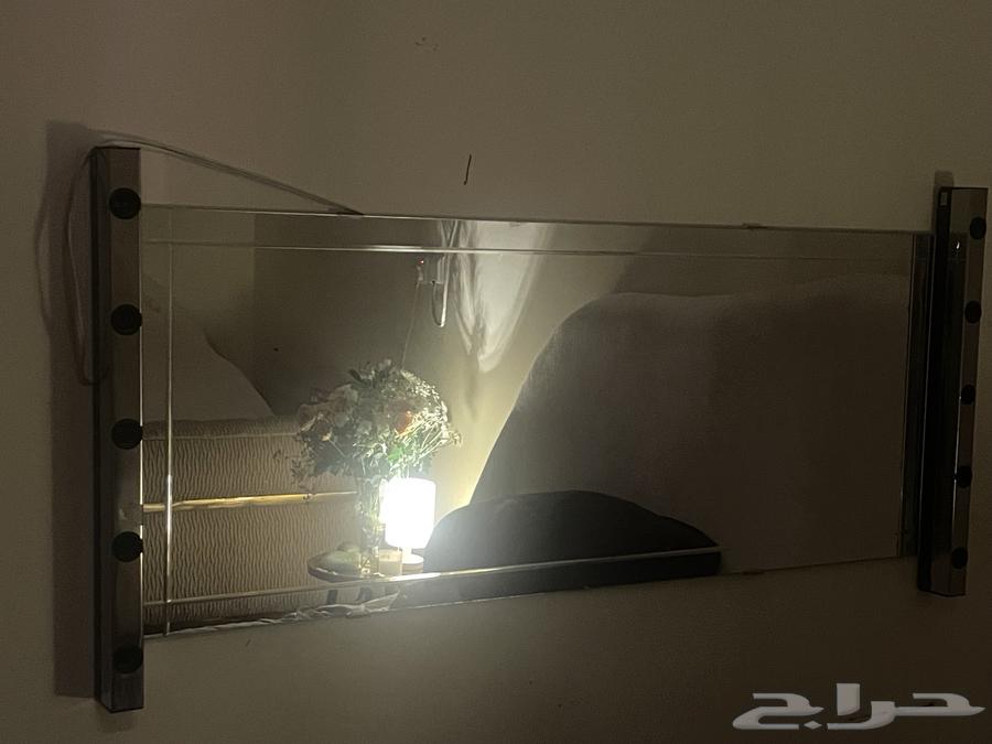 مراية فخمة مع عامود إنارة جانبي64248490219139112
