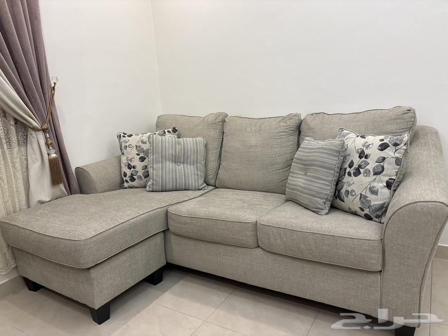 كنبه أمريكيه من اشلي لم تستخدم جديده للجادين بالشراء فقط64247934238722112