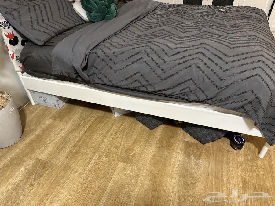 سرير ايكيا كوين مقاس نفر ونص 16064250587193089111