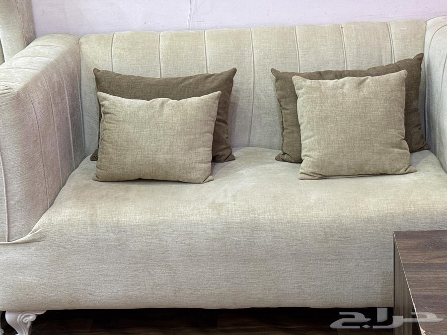 كنب يتسع ل 11 شخص وباركيه ب 700   اربعه ف اربعه ونص64233946886401111