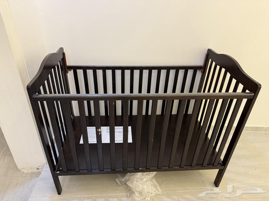 سرير اطفال للبيع64251393943555110