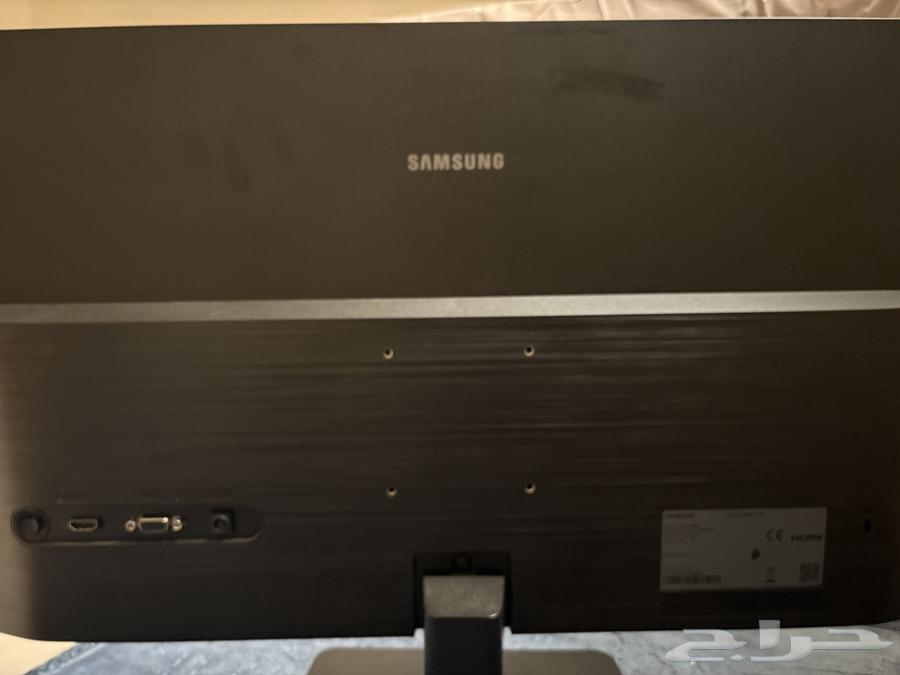 Samsung monitor in clean condition, used for less than a year64239031597314114