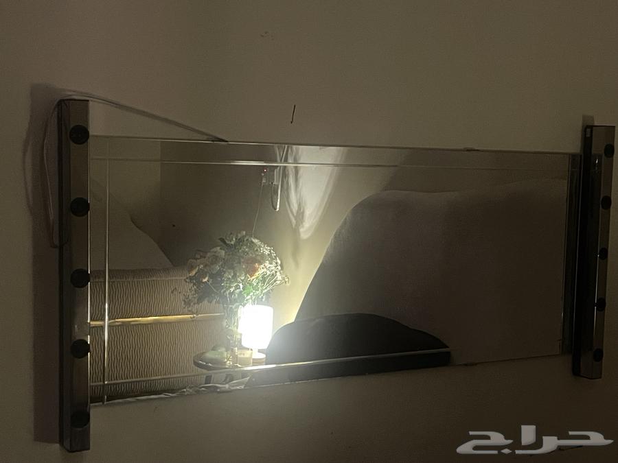 مراية فخمة مع عامود إنارة جانبي64248490219139111