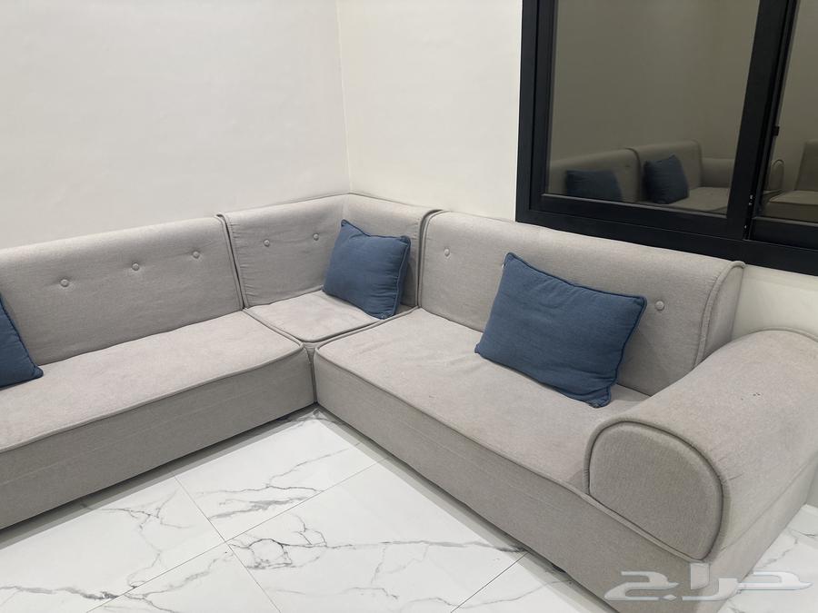 كنب متصل جميل ونظيف على السوم64250587337091112