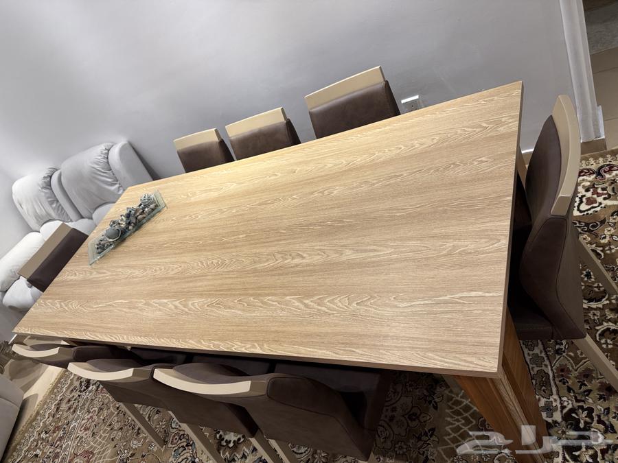 Dining table with 8 chairs64240232272641113