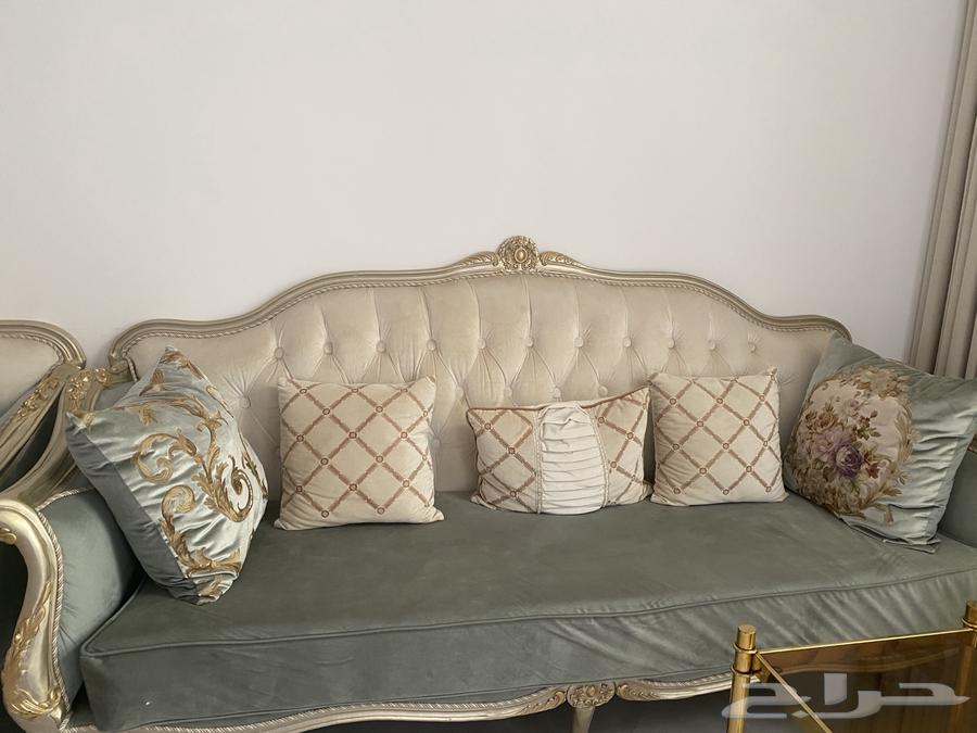 Turkish sofa with carpet, clean use64234974635651114