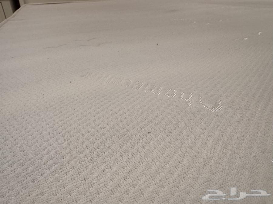 للبيع سرير مع المرتبة والكمدينتين   مقاس كنج 180 210 - ابيض64252314217729113