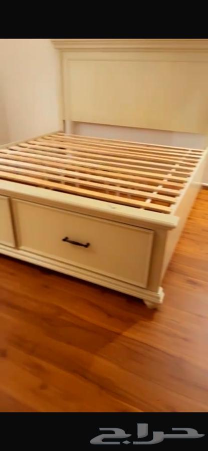 Super King Size Double Bed in Excellent Condition from Al-Raqeeb Company64244433651073110