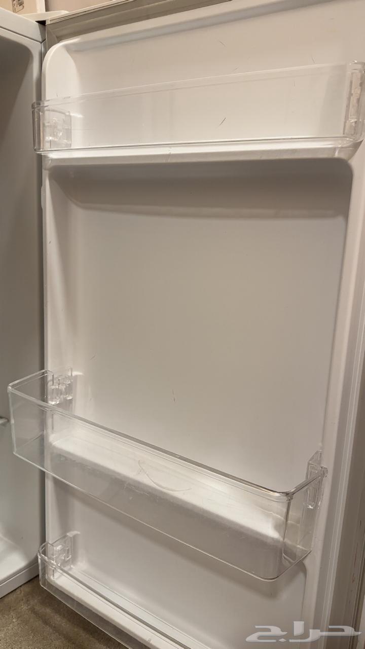 للبيع ثلاجة ميني ماركة UGINE64236671040898112