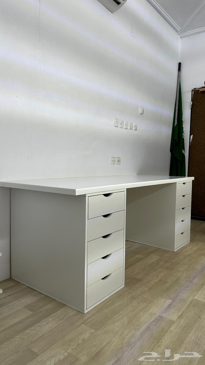 Alex table at an attractive price64243342461313111