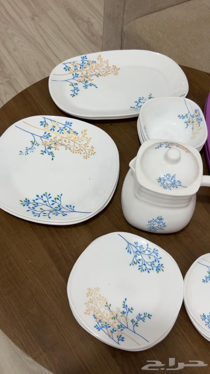 طقم سفرة 18 قطعه - 2 طوافير بلاستيك64253438945155110