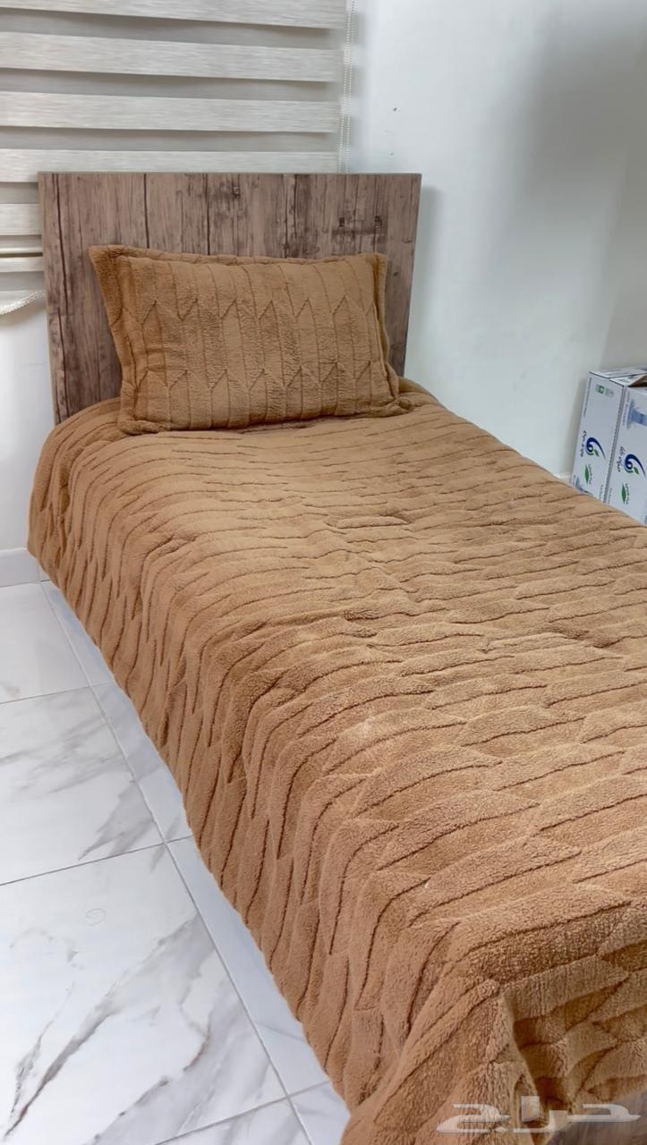 2 chairs, each chair with two drawers and a cabinet with two closed upper drawers64235933227138110