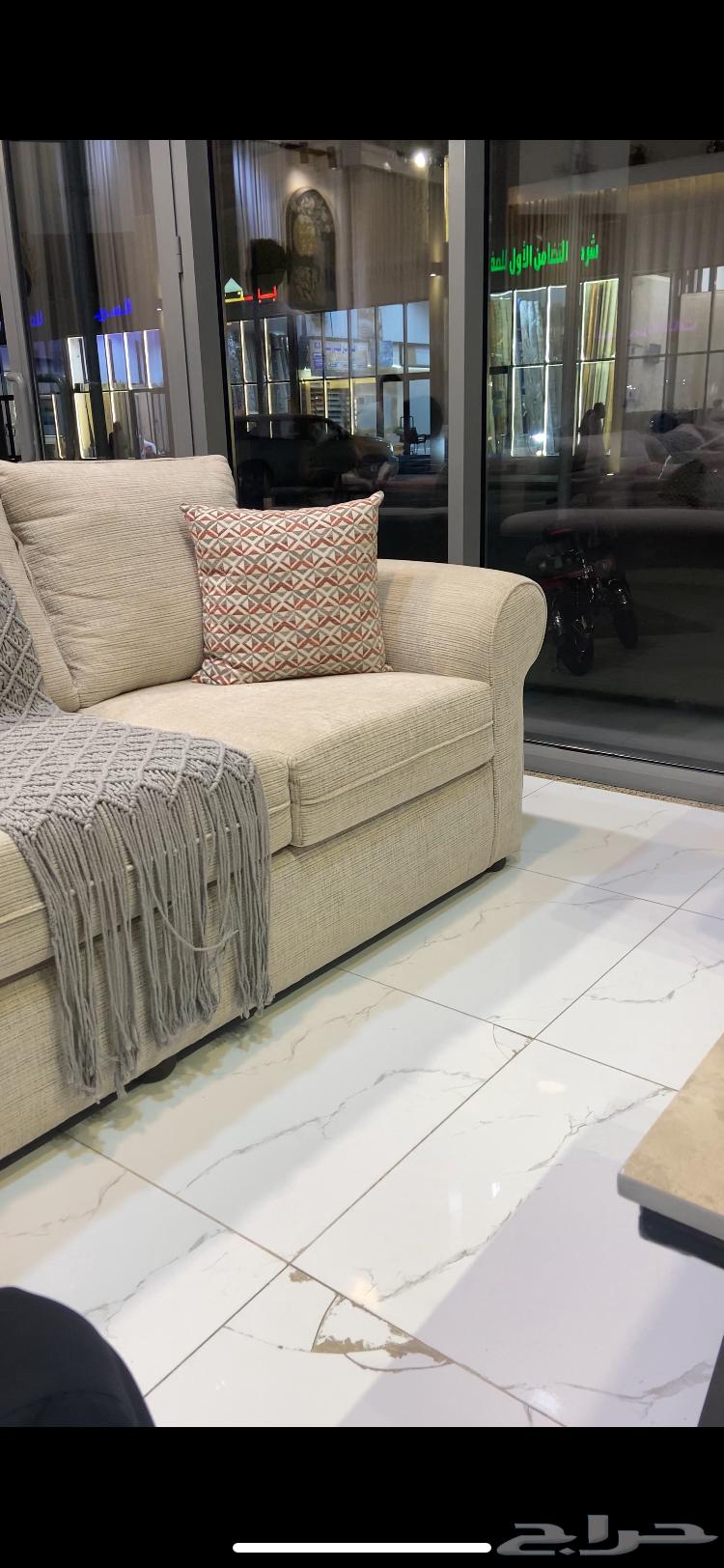 ابغى احد يفصل لي كنبة نفرين فقط مع توصيل64240713736833110