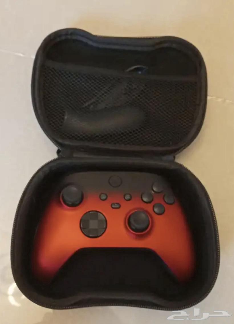 Custom Black and Dark Red Xbox Series X Controller64239213402626111